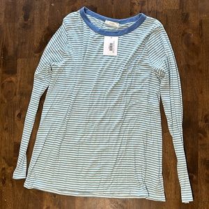 New with tags long sleeve t shirt